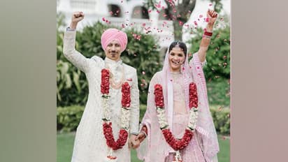 Ayesha Kapur with husband Adam Oberoi (Photo/instagram/@ayeshakapur)