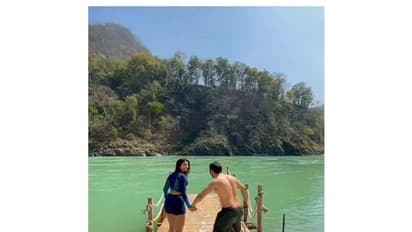 Actors Varun Dhawan and Pooja Hegde (Image source: Varun's Instagram)