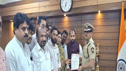 Shiv Sena leaders meeting with CP (Photo/ANI)