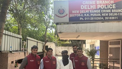 Delhi Crime Branch with the accused (Photo/ANI)