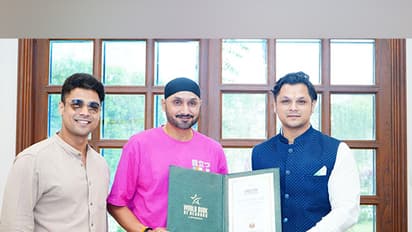 Harbhajan Singh Praises the Youth Icon of MP, Akash Singh Rajput, for Hosting the World's Biggest Cricket Tournament in Surkhi