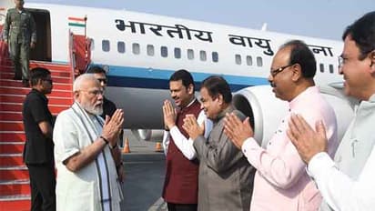 Prime Minister Narendra Modi at Nagpur Airport (Photo Credit: District Information Officer Nagpur)