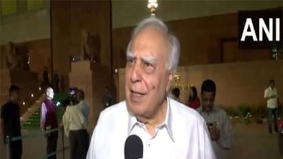 വഖഫ് നിയമ ഭേദഗതിയിലെ നിയമപോരാട്ടം: മുസ്ലിം ലീഗിനെ അഭിനന്ദിച്ച് കപിൽ സിബൽ