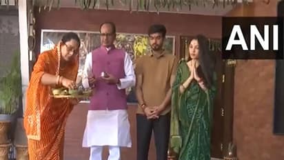 Union Minister Shivraj Singh Chouhan along with his family perform Kanya Pujan. (Photo/ANI)