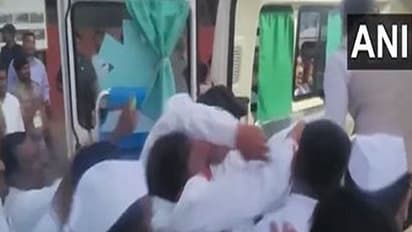 மாநாட்டில் திடீரென்று மயங்கி விழுந்த காங்கிரஸ் தலைவர் ப சிதம்பரம் – மருத்துவமனையில் அனுமதி!