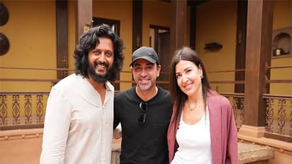 Barcelona legend Xavi Hernandez leaves Riteish Deshmukh starstruck on Raja Shivaji sets (WATCH)
