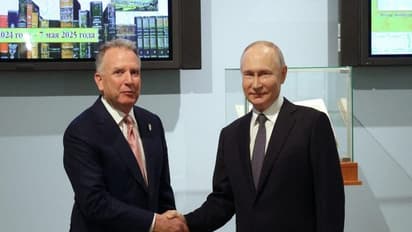 Russian President Vladimir Putin shakes hands with US envoy Steve Witkoff during a meeting in Saint Petersburg, Russia (Image/Reuters)