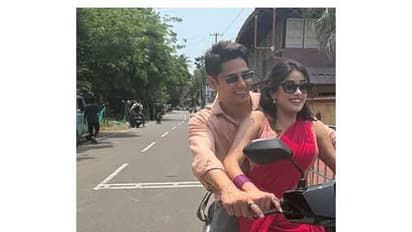 Janhvi Kapoor, Sidharth Malhotra enjoy scooty ride. SEE 'Param Sundari' BTS pics