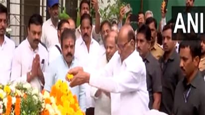 NCP-SP Sharad Pawar pays last respects to Santosh Jagdale killed in Pahalgam terror attack (Photo/ANI)