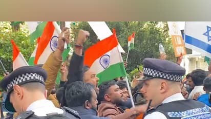 Members of Indian community hold protest outside Pakistan High Commission in UK (Photo/ANI)