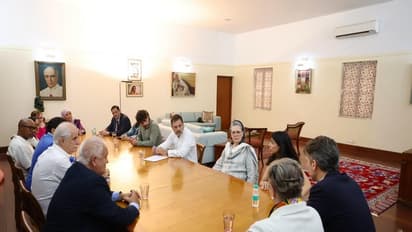 Sonia Gandhi and Rahul Gandhi meet delegation from Progressive International in Delhi  (Photo/ X@INCIndia) 