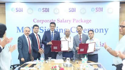 Officials of SBI and LPAI (Photo/ANI)