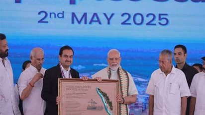 ಒಂದೇ ವೇದಿಕೆಯಲ್ಲಿ ಪಿಣರಾಯಿ-ತರೂರ್ನಿಂದ ಹಲವರ ನಿದ್ದೆ ಭಂಗ, ಹಾಸ್ಯದಲ್ಲೇ ಟಾಂಗ್ ಕೊಟ್ಟ ಮೋದಿ