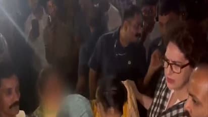 Priyanka Gandhi stops her convoy after seeing road accident in Kerala (Photo/Priyanka Gandhi office)