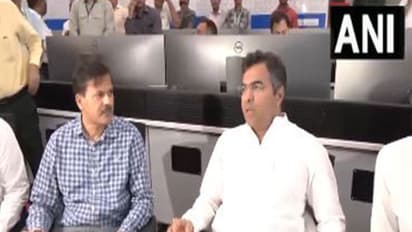 Delhi Minister Parvesh Verma reviews NDMC control room (Photo/ANI)