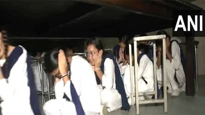 Students in a Jammu school being trained to respond to any eventuality during a mock drill exercise  (Photo/ANI)