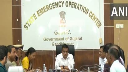  Gujarat Home Minister Harsh Sanghavi holds a meeting at the State Emergency Operation Centre (Photo/ANI)