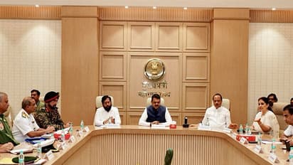 Maharashtra govt holds meeting with defence forces (Photo: Maharashtra CMO)