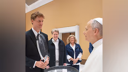 Jannik Sinner with Pope Leo XIV (Photo: internazionalibnlditalia/Instagram)