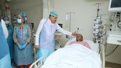 MP CM Mohan Yadav meeting the injured police personnel (Photo/ X @DrMohanYadav51)