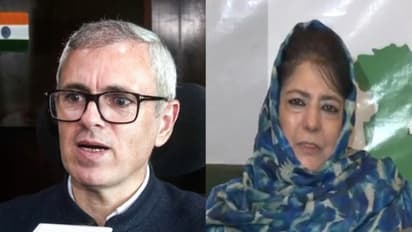 J-K CM Omar Abdullah (left) and PDP chief Mehbooba Mufti (File Photo/ANI)