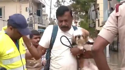 Police rescue stranded families in Bengaluru (Photo/ANI)