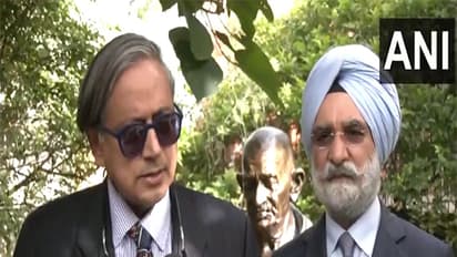  Congress MP Shashi Tharoor and BJP leader Taranjit Singh Sandhu (Photo/ANI)
