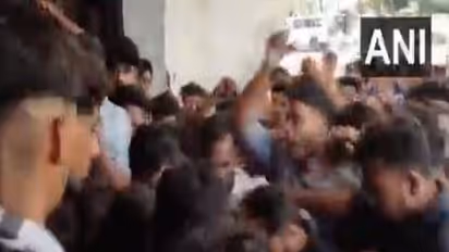 SFI activists protest Kannur University’s ‘anti-national’ monitoring committee (Photo/ANI)