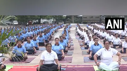 1000 NCC cadets perform yoga in Ahmedabad (Photo: ANI) 