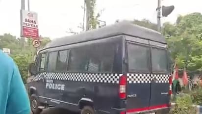 West Bengal Police brings arrested in Kolkata gangrape case for reconstruction of crime scene (Photo/ANI) 