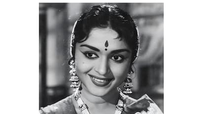 Late actress B. Sarojadevi (Image source: X/ @DKShivakumar)