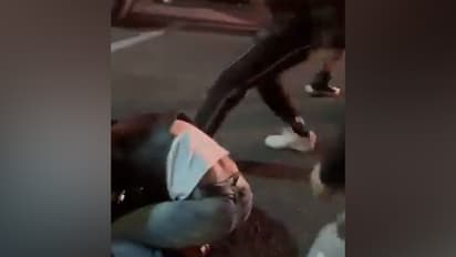 Screengrab of viral video of assault on Indian man in Adelaide (Photo/ Video Screengrab)