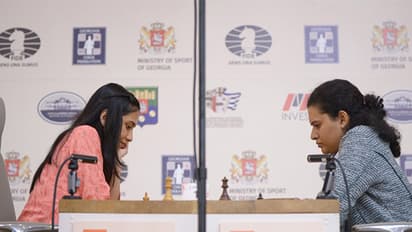 Divya Deshmukh (L) and Koneru Humpy (R) (Photo: @narendramodi/X) 