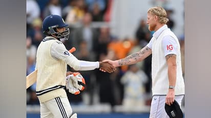 Ravindra Jadeja and Ben Stokes shaking hands. (Photo: X/@englandcricket)