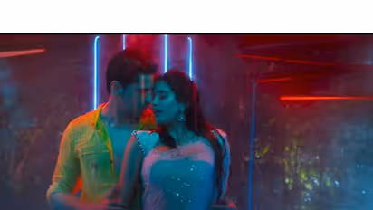 A snip from Bheegi Saree song (Photo/instagram/@sidmalhotra)