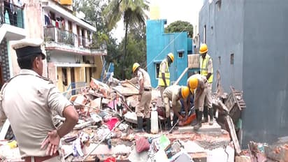 Police teams examine Blast site (Photo/ANI)