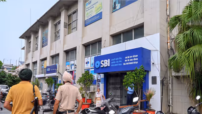 Public sector banks outpace private lenders