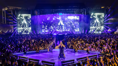 Enrique Iglesias (Image source: Team Eva Live and DNH Media)