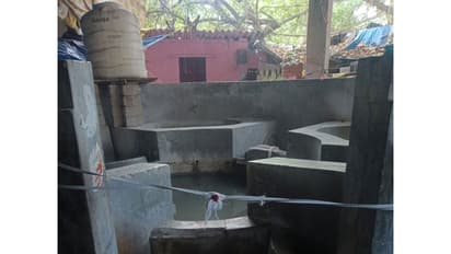 MCD seals 3 unauthorised dhobi ghats (Photo/ANI)