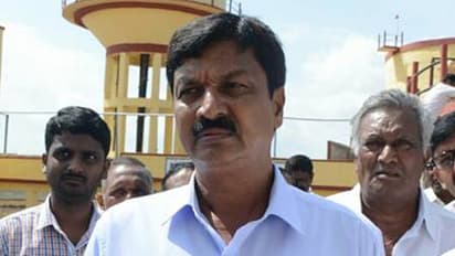 'ಮಾಜಿ ಮುಖ್ಯಮಂತ್ರಿ ಸಿದ್ದರಾಮಯ್ಯ ಅತಿ ಶೀಘ್ರದಲ್ಲಿ ಬಿಜೆಪಿಗೆ ಬರ್ತಾರೆ'