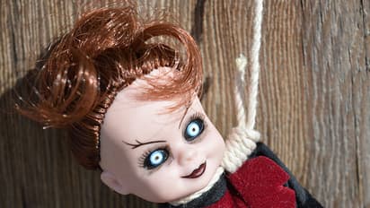 ರ‍್ಯಾಗಿಂಗ್: 17 ವರ್ಷದ ವಿದ್ಯಾರ್ಥಿನಿ ಆತ್ಮಹತ್ಯೆ