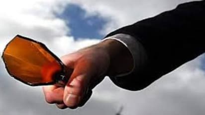 ಬೆಂಗಳೂರು: ಬಾರ್ನಲ್ಲಿ ಬಿಯರ್ ಬಾಟಲ್ನಿಂದ ಹೊಡೆದು ಗೆಳಯನನ್ನೇ ಕೊಂದ!