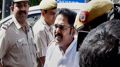 டிடிவி கோரிக்கையை நிராகரித்தது தேர்தல் ஆணையம் - தீர்ப்பு ஒத்திவைப்பு...!