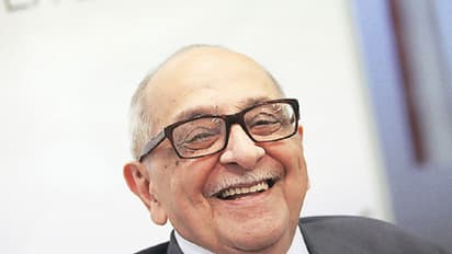 ನಾರಿಮನ್ ವಿರುದ್ಧ ಅರ್ಜಿ ಸಲ್ಲಿಸಿದ್ದವರಿಗೆ ರೂ.1ಲಕ್ಷ ದಂಡ