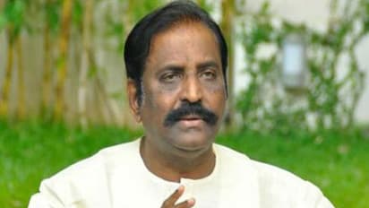 சர்ச்சையில் சிக்கிய விஜயேந்திரர்! கேப்பில் கிடா வெட்டும் கவிஞர் வைரமுத்து!