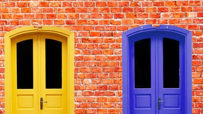 বাস্তু মেনে তৈরি করুন নতুন বাড়ি, জেনে নিন মূল দরজা কেমন হওয়া উচিত