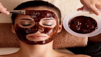 இந்த சாக்லேட்டில் ஃபேஸ் மாஸ்க் செய்து போட்டால் உங்கள் சருமம் பளபளன்னு மின்னும்...
