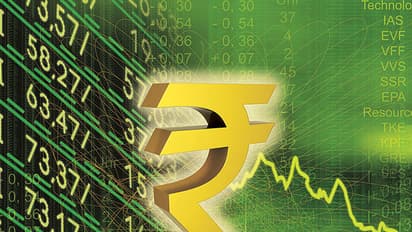 ಕಹಿ ಸುದ್ದಿ: ಮಂಕಾಯ್ತು ಡಾಲರ್ ಎದುರು ರೂಪಾಯಿ ಮೌಲ್ಯದ ಜಿದ್ದಾಜಿದ್ದಿ!