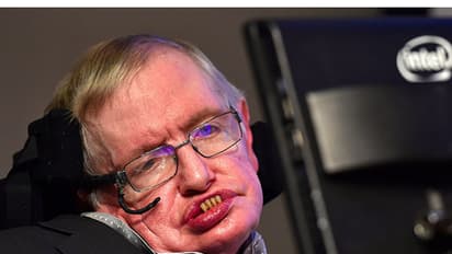Legendary physicist Stephen Hawking dies at the age of 76