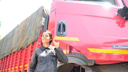 14 ടയറുള്ള ട്രക്കില്‍ ഒരു ലോഡ് മദ്യവുമായി  വാളയാര്‍ കടന്ന് അവള്‍ എത്തി, കൂളായി!